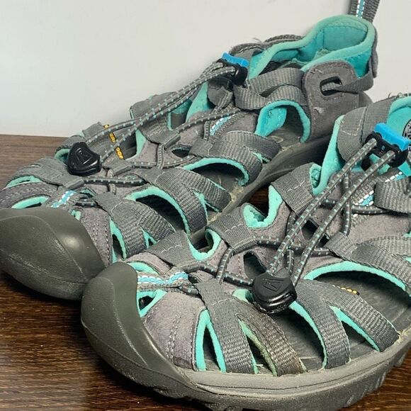 Keen Women's Whisper Closed Toe Sandal Black/Steel Grey Size 7 - Picture 2 of 8